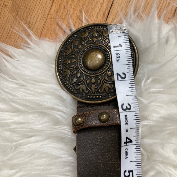 🌺Vintage studded genuine leather belt 🌺 - Picture 3 of 5